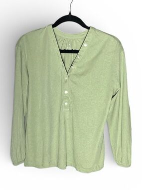 XS Everlane Organic Cotton Henley Green flowy button